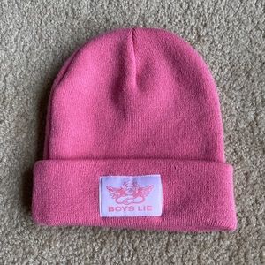 Boys lie V2 Beanie Half a heart